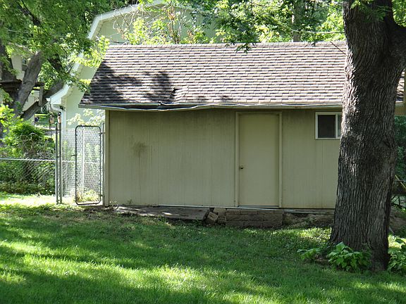 5th image of 12418 Martha St