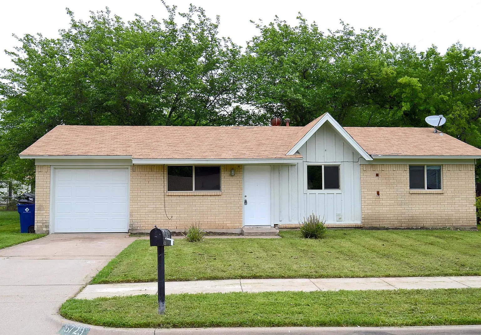 Charming 3-Bedroom Home — Photo 1