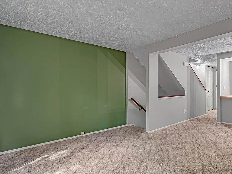 338 Huntingdon Ave — Photo 10