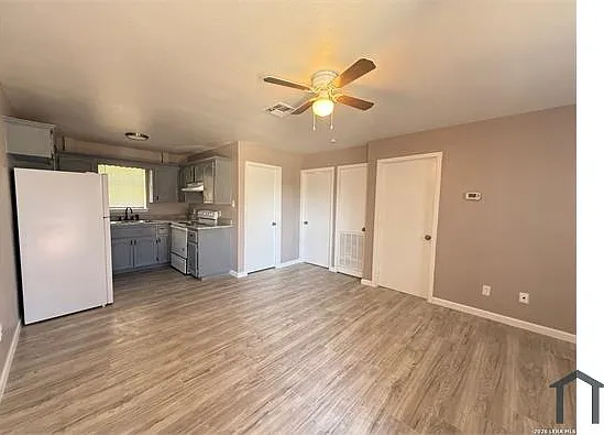 1405 Donaldson Ave — Photo 6