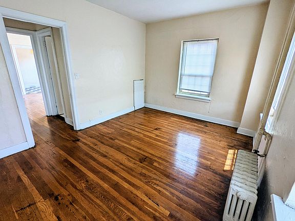 5th image of 3541 N Meridian St APT 208
