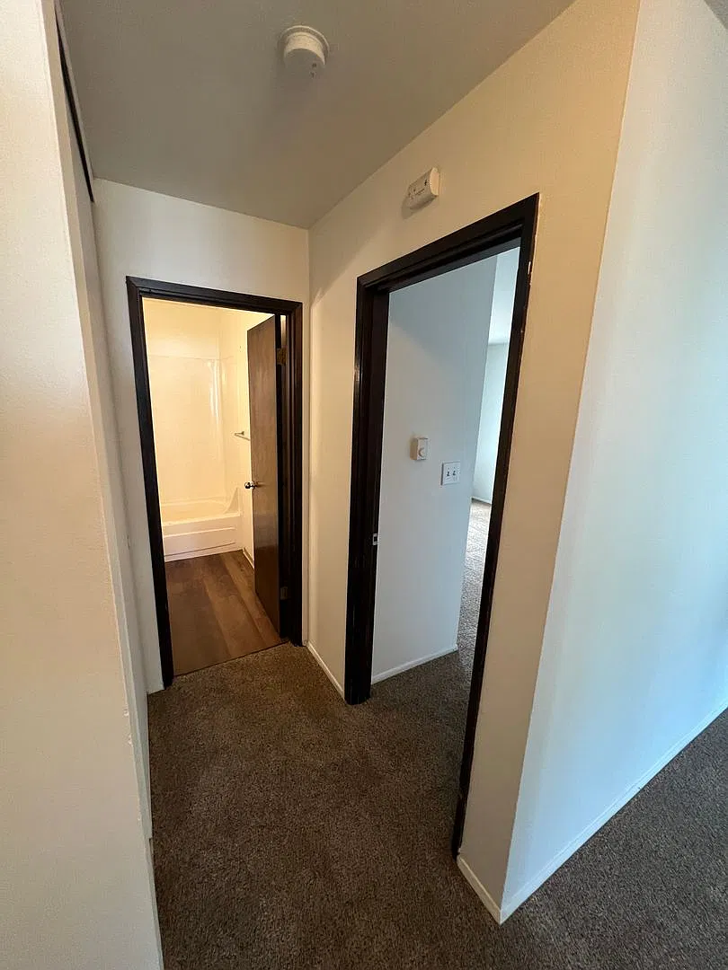 Heather Apartments — Photo 4