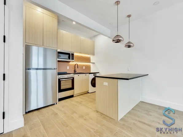 1698 Pacific Street image 1 of 12