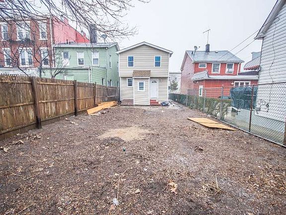 2nd image of 9518 92nd St