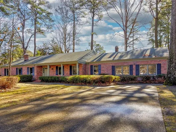 1452 Ewell Rd, Virginia Beach, VA 23455