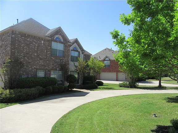 2nd image of 10210 Broadmoor Ln