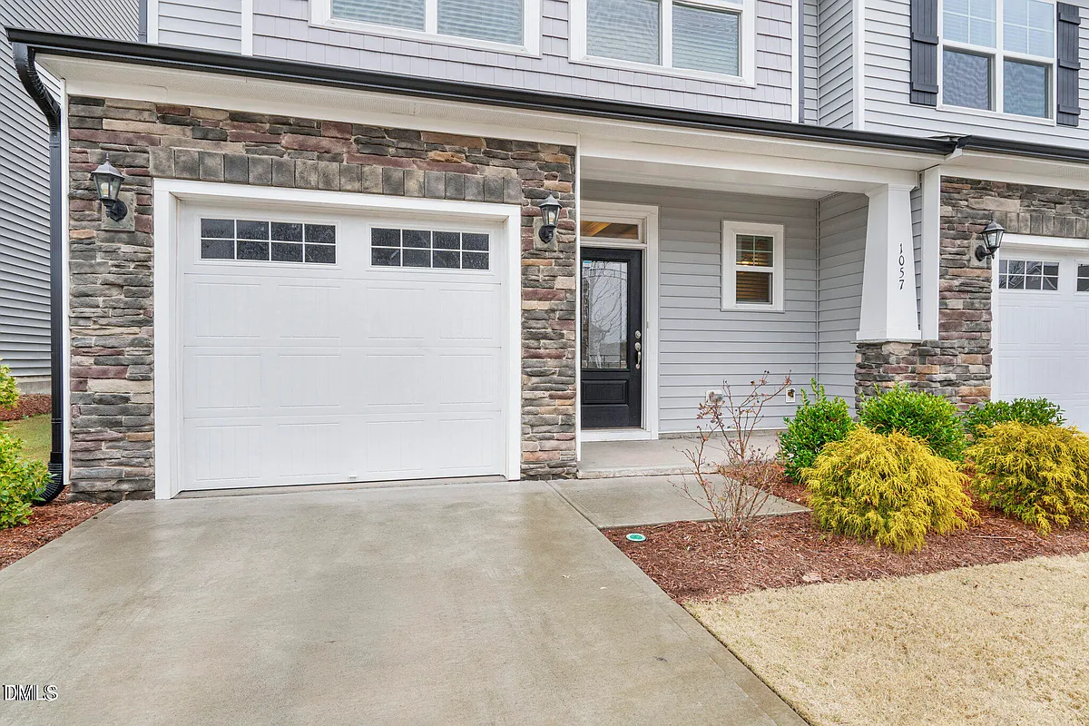 Building Photo - 1057 Arbor Edge Ln