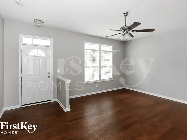 11253 Heritage Green Dr — Photo 4