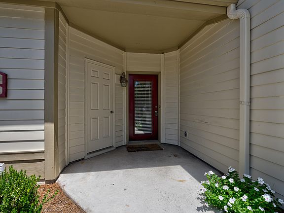 5th image of 131 Longstreet Dr #406