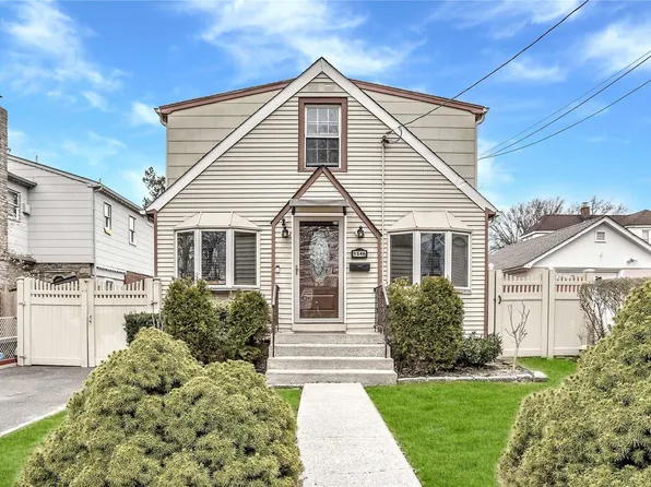 1546 Rosser Avenue, Elmont, NY 11003