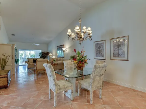 2385 Hidden Lake Dr APT 2, Naples, FL 34112