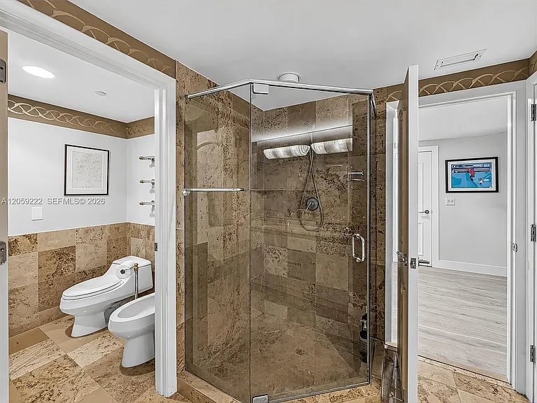 1455 Ocean Dr #704 — Photo 23