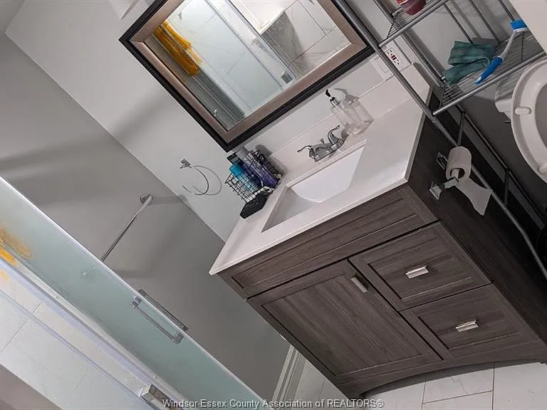 1374 Josephine Ave #LOWER — Photo 5
