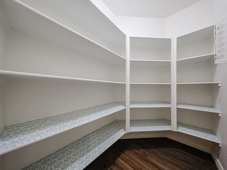 2744 E Donato Dr — Photo 11