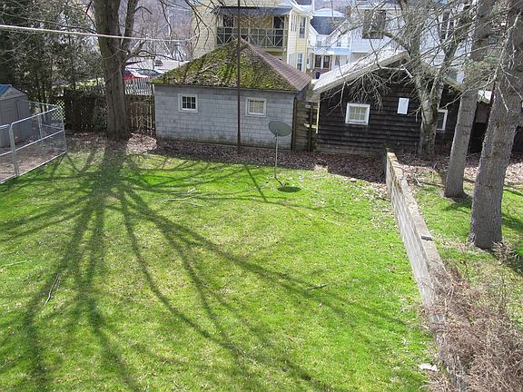4th image of 83 Burwell St