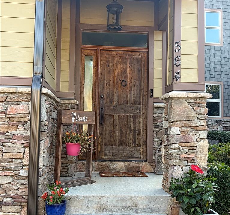 1st image of 564 Sunset Point Dr