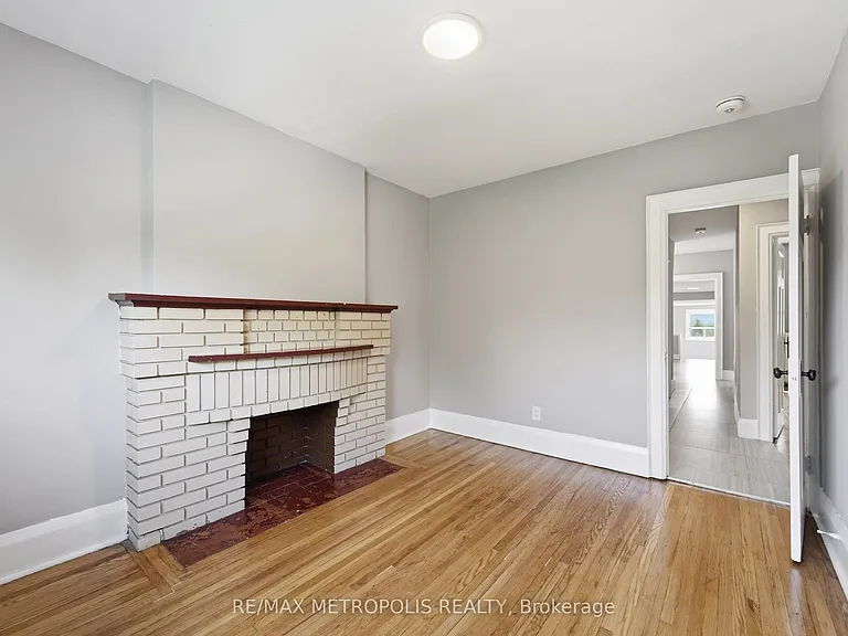 277 Gilmour Ave #UPPER — Photo 13