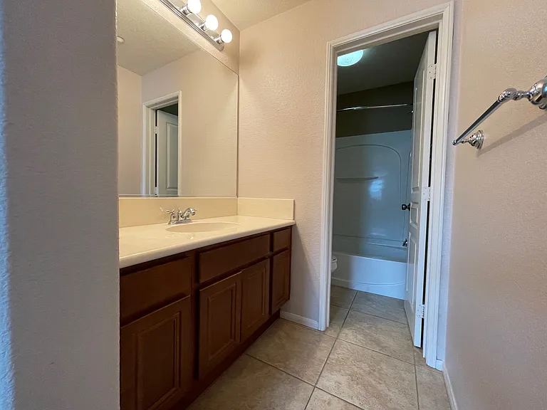 678 Kellogg St #678 — Photo 19