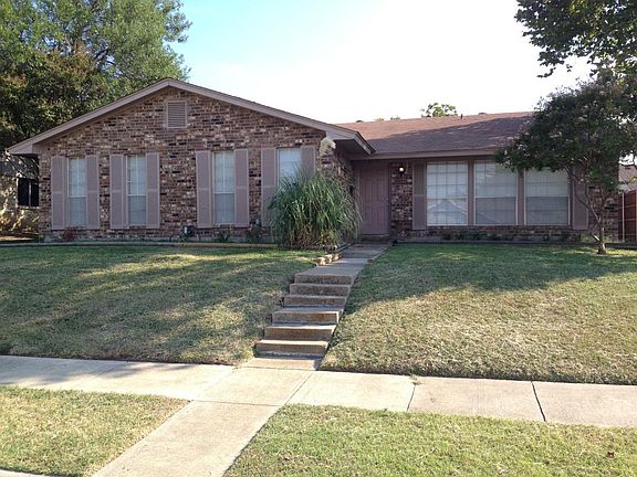 2nd image of 2112 Sheraton Dr