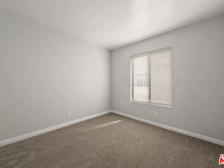 2337 Oak St #2 — Photo 22