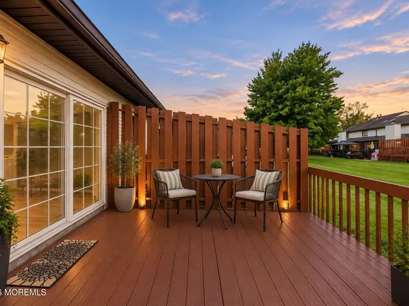 276 Longwood Dr, Manalapan, NJ 07726