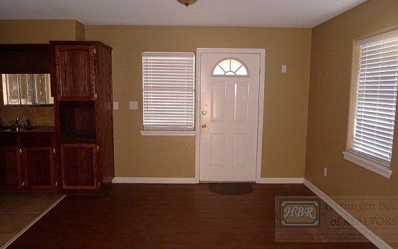 4th image of 2121 N Missouri Ave