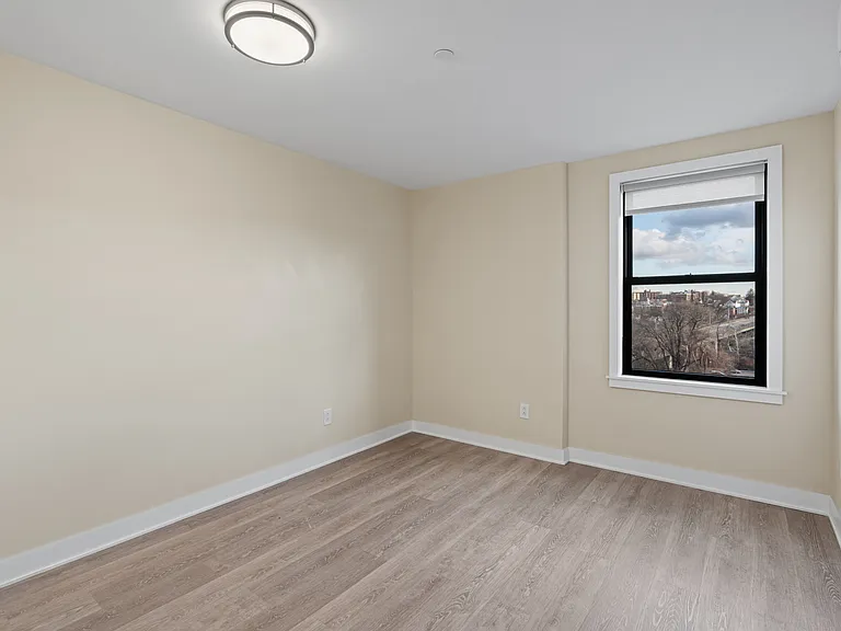 Wakefield Station Apartments — Photo 16