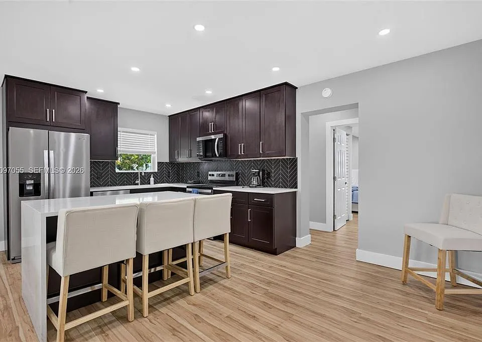 241 NE 45th St