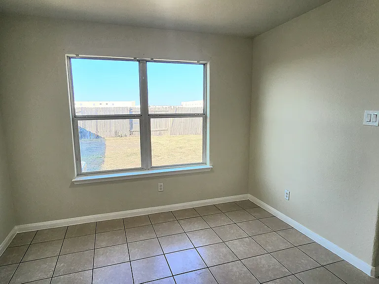 712 Lazy Crest Dr — Photo 12
