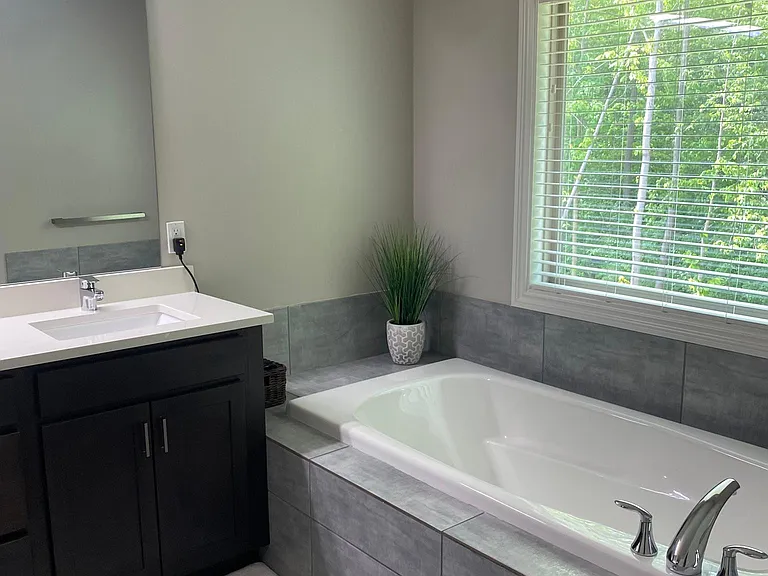 1591 N Lake Dr — Photo 10