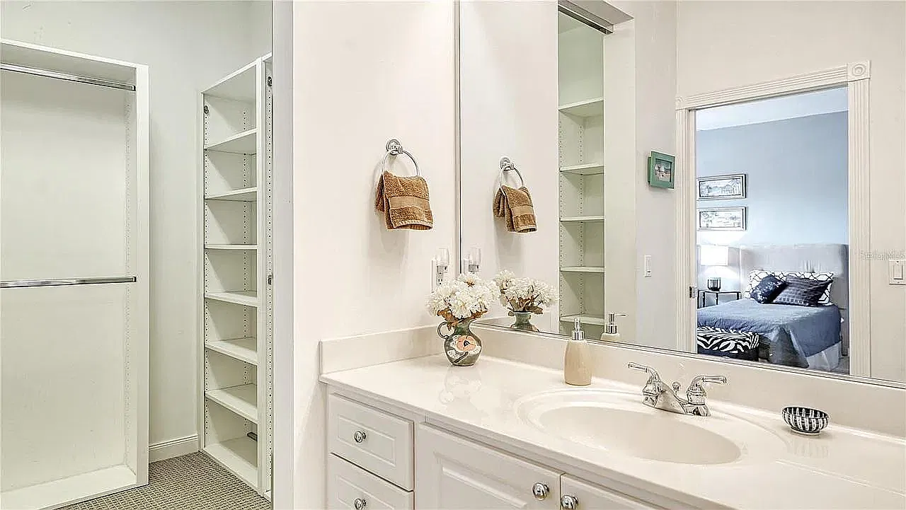 3 bed, 1890 sqft, $3,200 — Photo 3