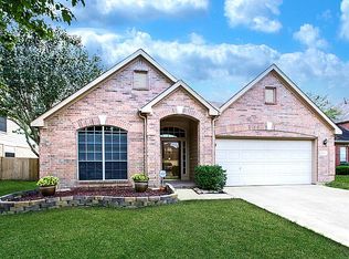 1830 Oak Lodge Dr, Pearland, TX 77581