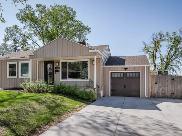1145 S Highland Acres Rd, Bismarck, ND 58501