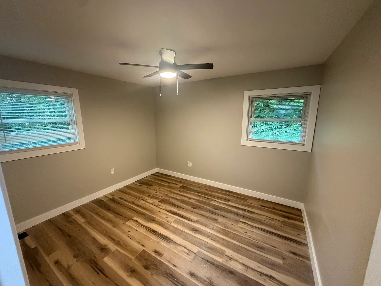 3 bed, 1100 sqft, $2,100 — Photo 2