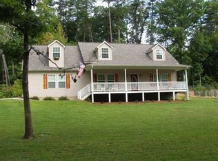 102 Twin Lakes Rd, Cleveland, GA 30528