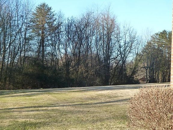 4th image of 150 Highfield Cir