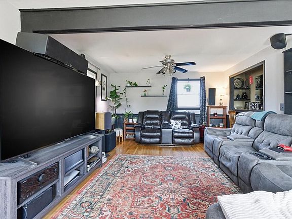 3rd image of 25 Lemay Avenue