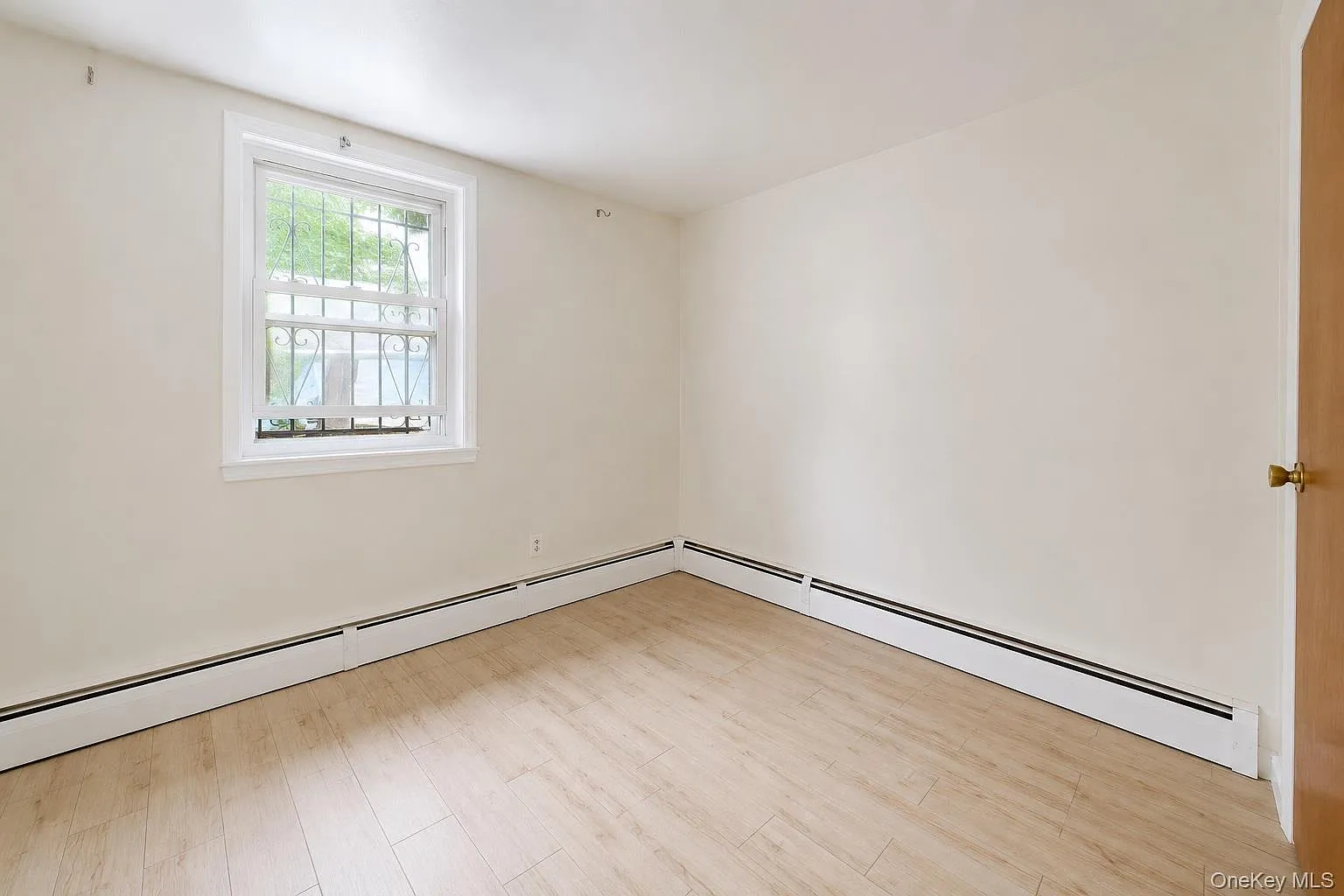 1 bed, 1.0 bath, 575 sqft, $1,950 — Photo 2