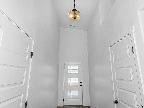 5th image of 387 Hidden River Dr