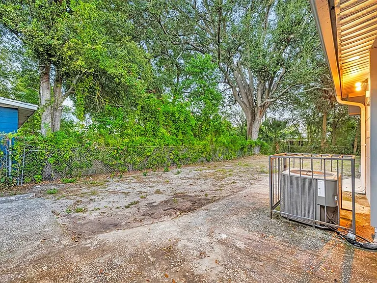 1221 Elinore Dr — Photo 22