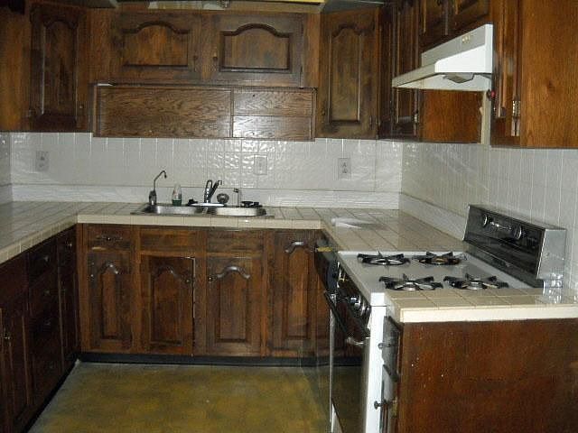 1st image of 1062 E North Broadway