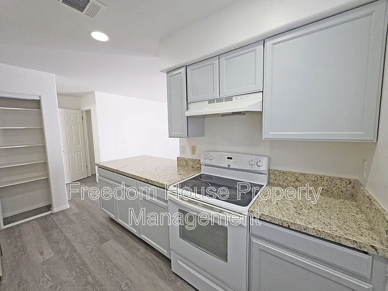 670 Bourbon St #2 — Photo 13