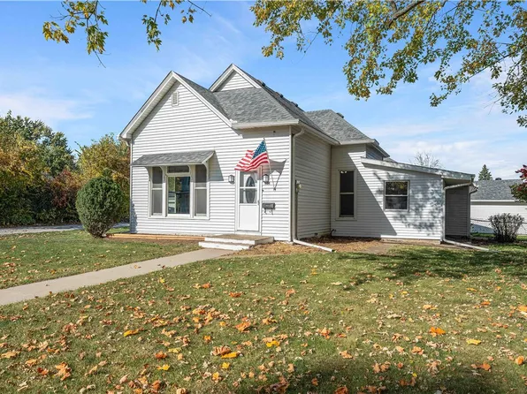 904 E Salem Ave, Indianola, IA 50125