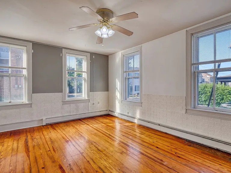 42 E Locust St — Photo 9