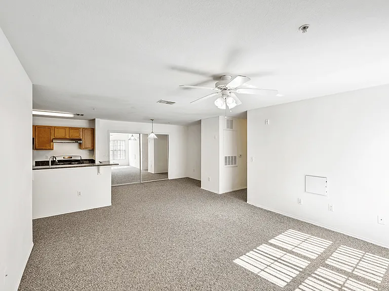 Cambridge Cove and Kathleen Pointe Apartment Homes — Photo 23