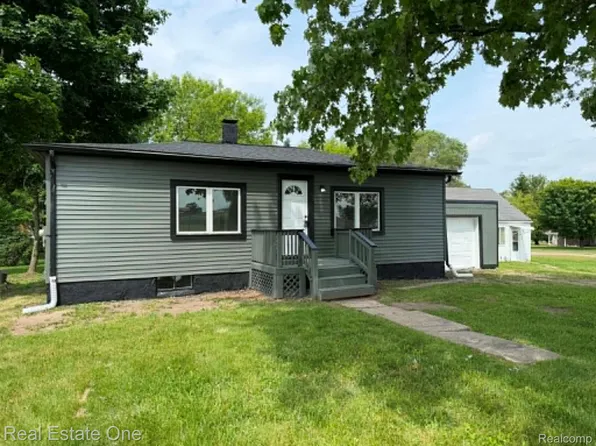3585 Marcus St, Deckerville, MI 48427