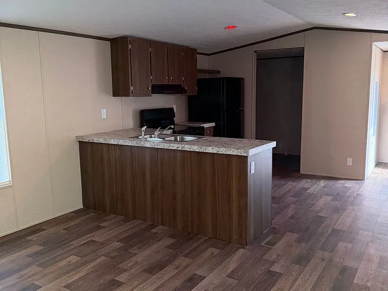 811 Bluebird Rd — Photo 4