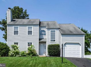 898 Sturbridge Ln, Lansdale, PA 19446