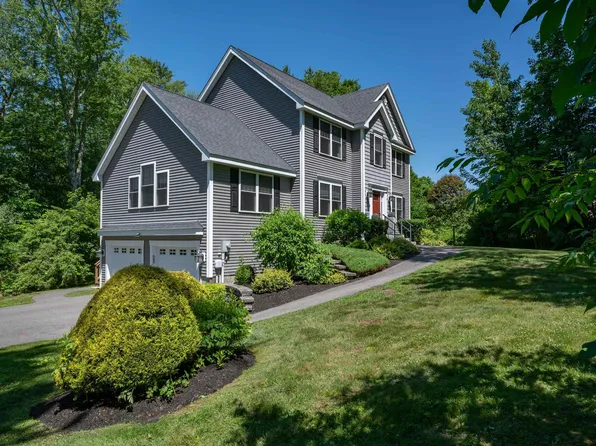 7 N Salem Road, Hampstead, NH 03841