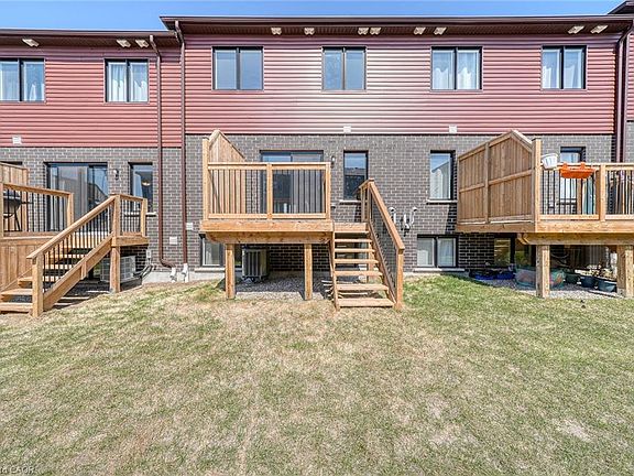 3rd image of 95 Queensbrook Cres